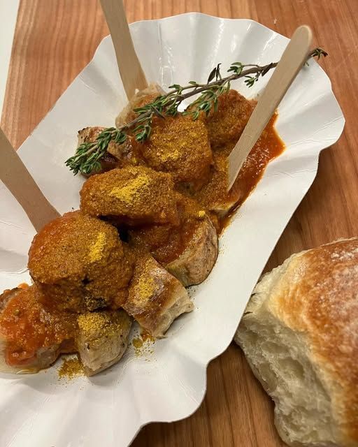 Currywurst in der Bettstatt